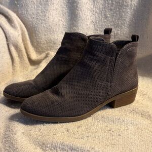 Universal Thread Charcoal Perforated Suede Ankle Booties